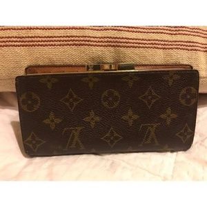 Louis Vuitton Kisslock Wallet SOLD!